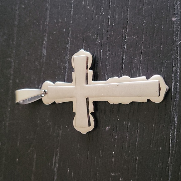 Silver cross charm - Picture 2 of 3